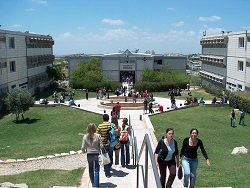 באריאל חוששים מהעתקות: הסטודנטים נבדקים עם סורק אלקטרוני
